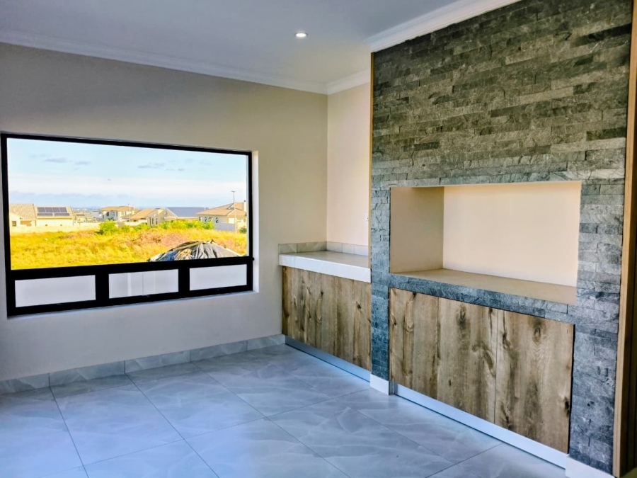 4 Bedroom Property for Sale in Fountains Estate Eastern Cape
